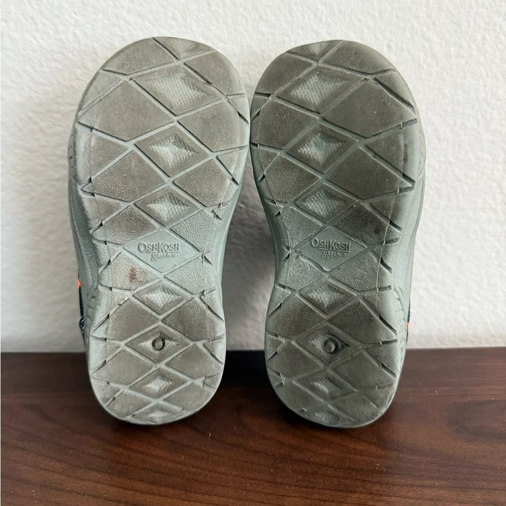 OshKosh B'gosh Kids Navy and Orange Sneakers
